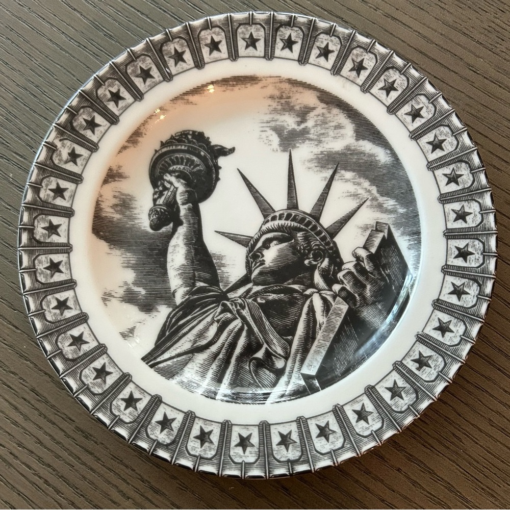 Statue of Liberty Decorative Plate